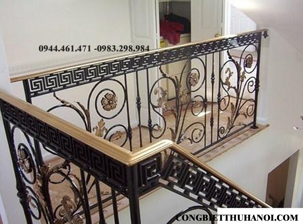 Tay vịn ban cồng đồng đúc